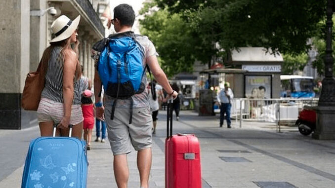 TURISTAS_CIUDAD
